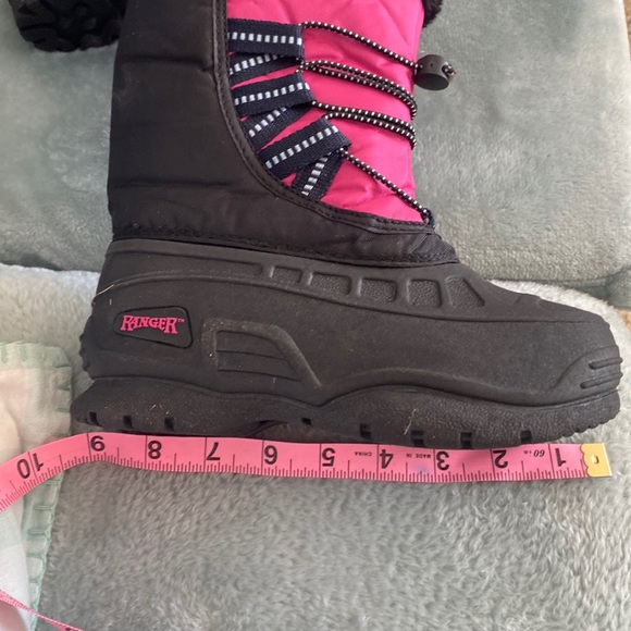 Ranger girls boots size 12 with liner adjustable tightness - Picture 10 of 11